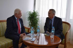 Rektori Pollozhani priti ambasadorin shqiptarë, Shkëlqesinë e tij, z. Fatos Reka
