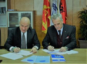 Pollozhani dhe Buxhaku nënshkruan Memorandum bashkëpunimi mes Universitetit Nënë Tereza në Shkup dhe Qendrës për Menaxhim me kriza